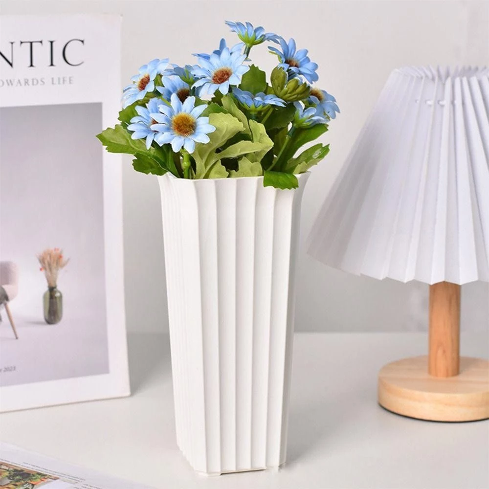 JIGGYZO Flower Vase, Plastic Vertical Stripes Design Nordic Decorative Vase, Simplicity Black White Plant Pot Flower Arrangement